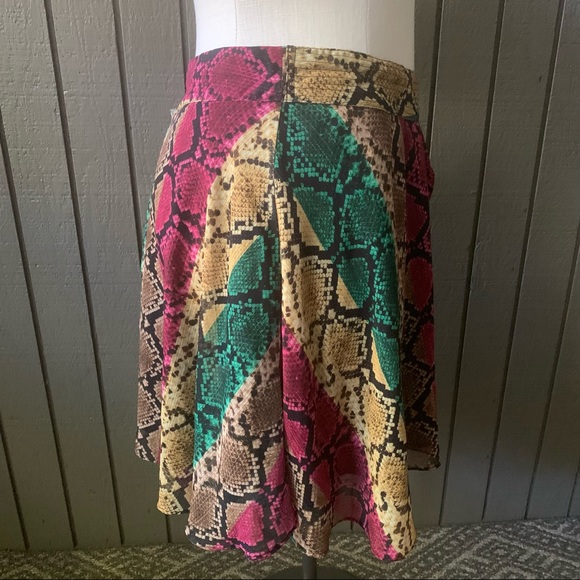 INC Women’s Plus Size Colorfull Snake Python Animal Print Mini Skirt - Picture 4 of 12